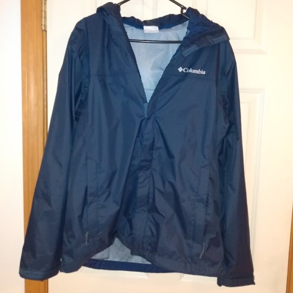 Columbia: Man's zip closure blue jacket with hood. Size medium.
